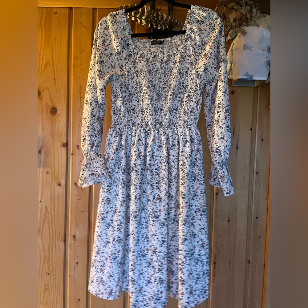 Boutique floral square neck midi dress
